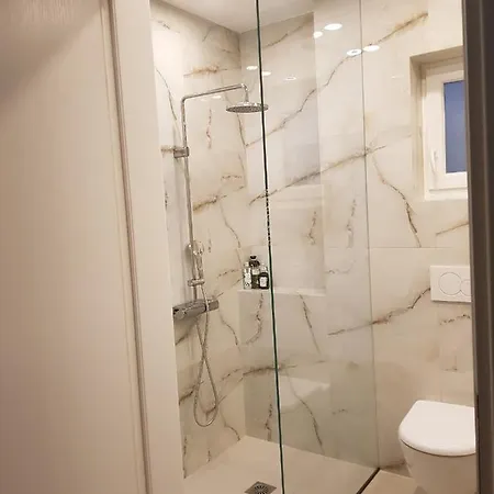 Ivory Lane Center Luxury Апартаменты *