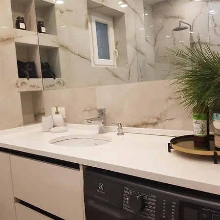 Ivory Lane Center Luxury Апартаменты