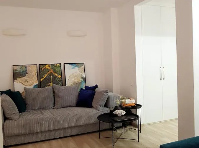 Ivory Lane Center Luxury סלוניקי