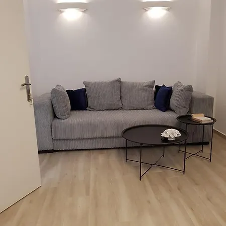 Ivory Lane Center Luxury Apartment *