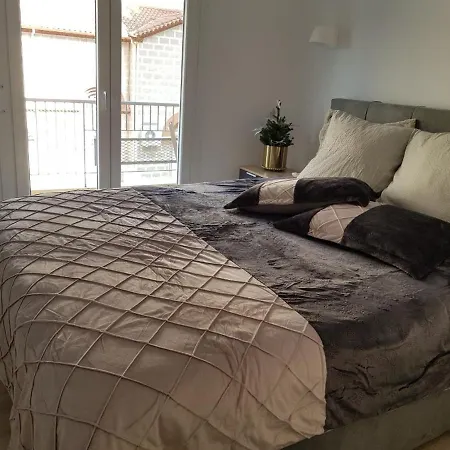 Ivory Lane Center Luxury *
